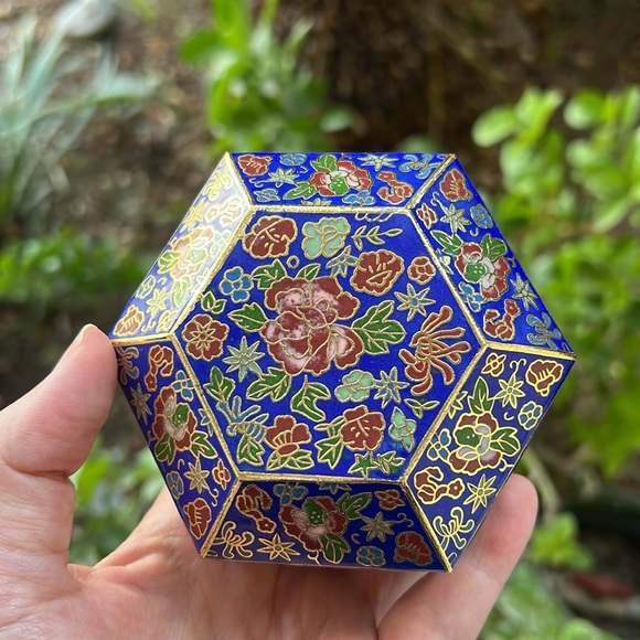 Colorful Floral Decorative Box - Picture 16 of 17